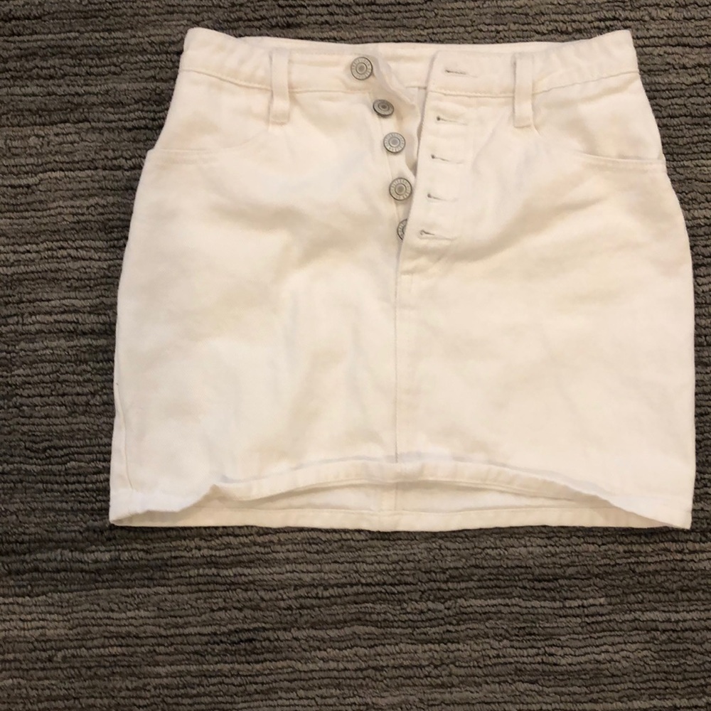 WHITE SKIRT🧚🏼‍♀️